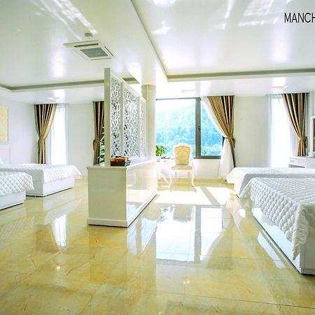 Manchester Hotel Ha Long Exteriör bild